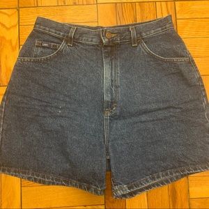 VINTAGE LEE DARK WASH MOM STYLE 80s SHORTS
